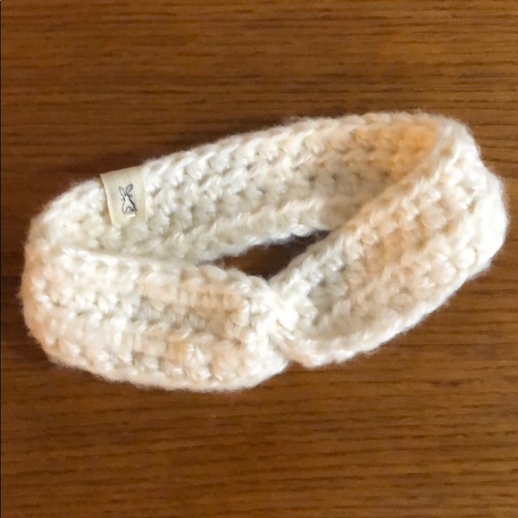 Brand New Handcrafted Soft & Fuzzy Ear Warmer - Picture 2 of 4